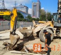 美女裸体操逼网站高温下的坚守｜道路建设者用汗水铺就畅通路